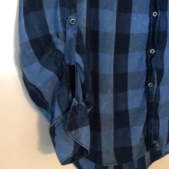 Women’s plaid button down shirt blues slightly distressed fabric modern look L - Picture 3 of 5